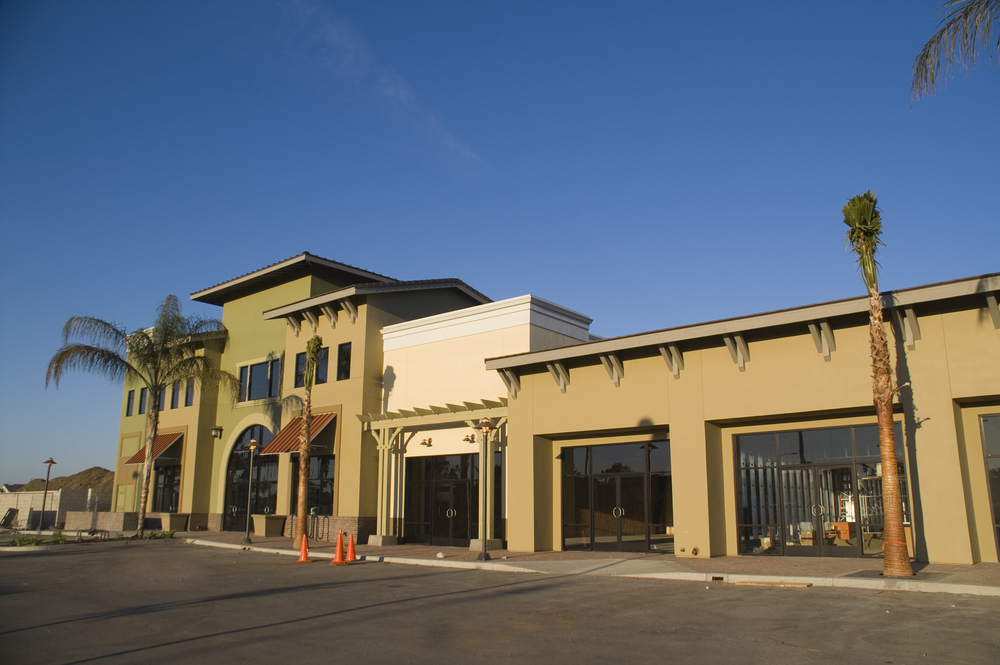 How to Choose Commercial Glass for Your Storefront in Dallas Area: Durability, Safety & Appearance